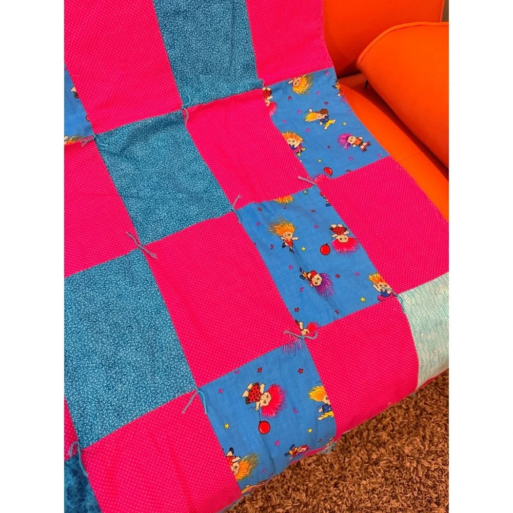 Trolls blanket